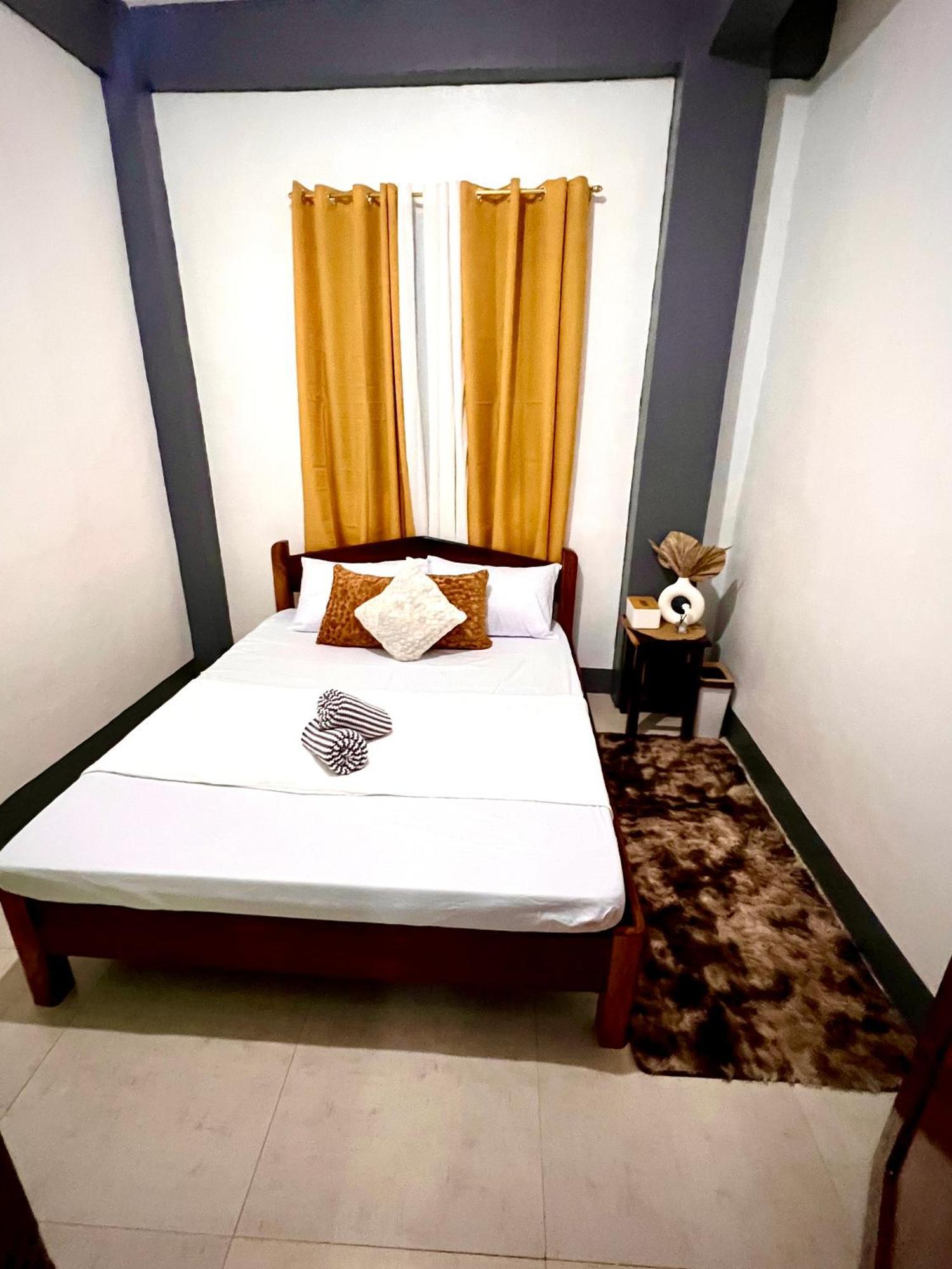 Eighty8 Tourist Inn Coron Exterior photo