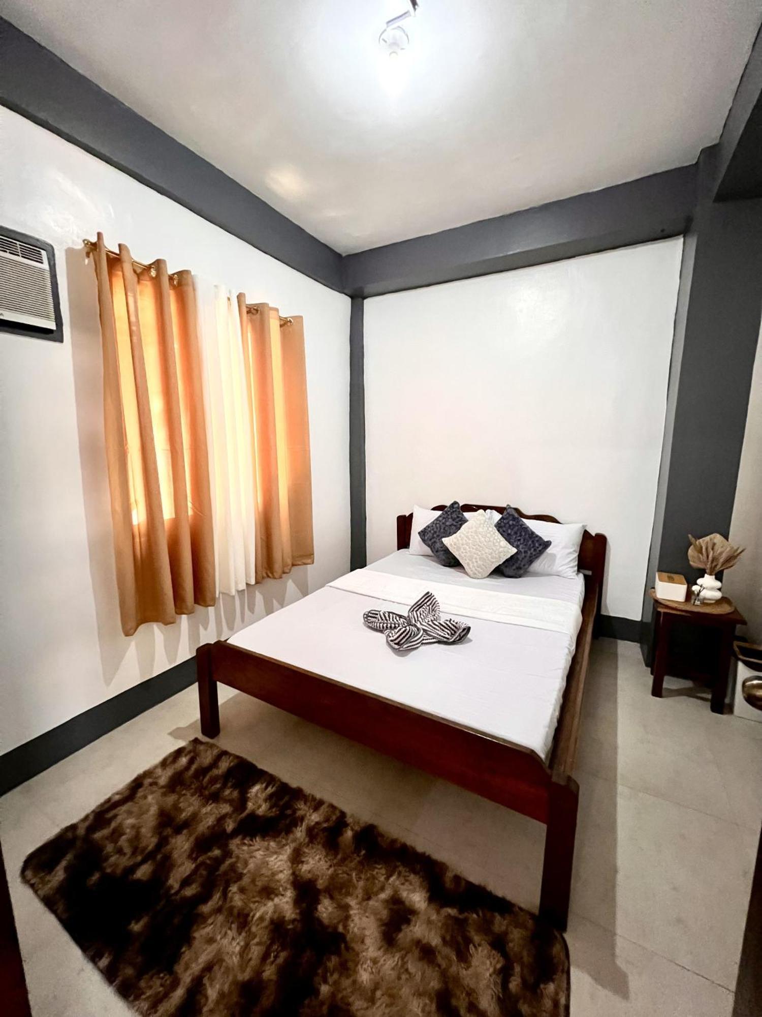 Eighty8 Tourist Inn Coron Exterior photo